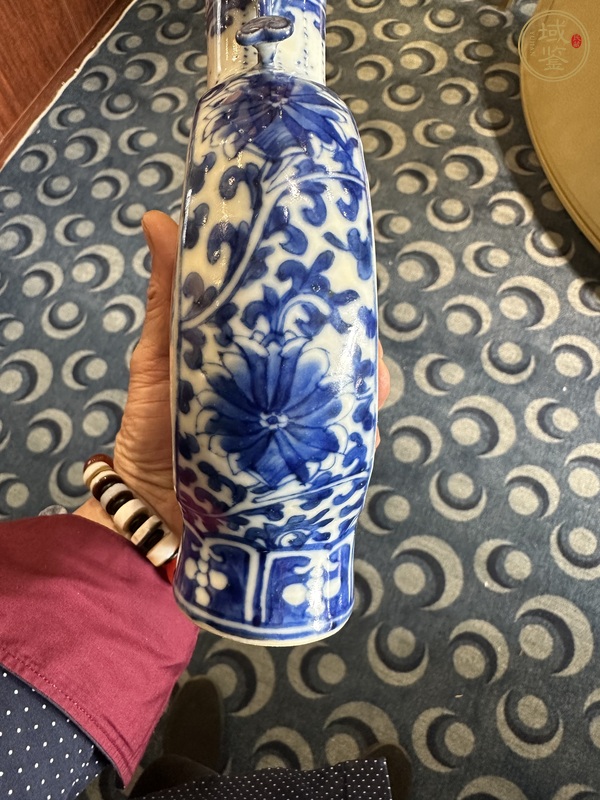 古玩陶瓷青花抱月瓶真品鑒賞圖