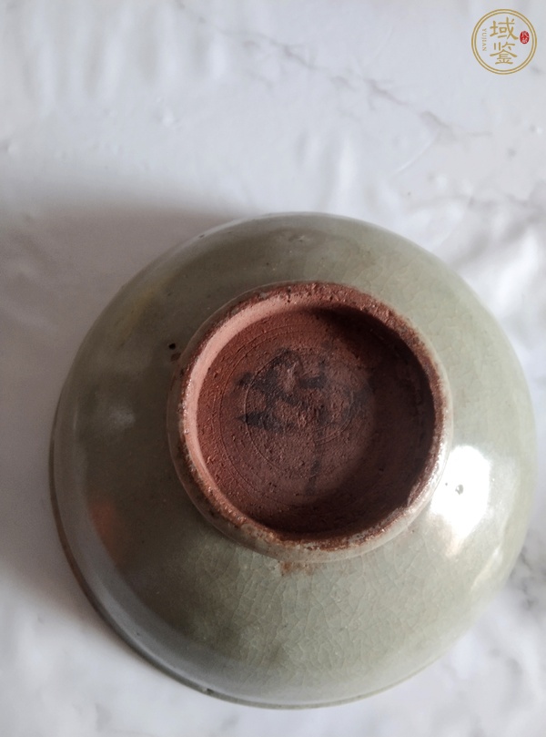古玩陶瓷龍泉青瓷碗真品鑒賞圖