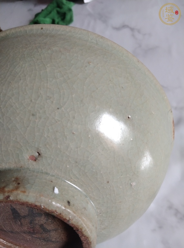 古玩陶瓷龍泉青瓷碗真品鑒賞圖