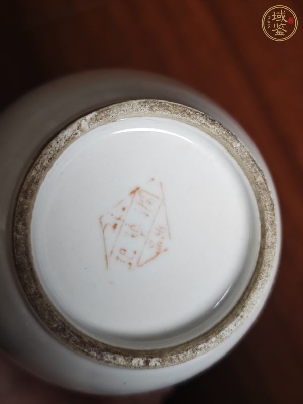 古玩陶瓷油粉彩山水人物紋撇口瓶真品鑒賞圖