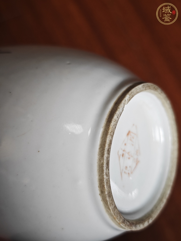 古玩陶瓷油粉彩山水人物紋撇口瓶真品鑒賞圖