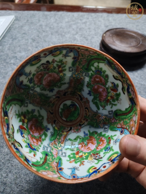 古玩陶瓷花鳥蝶紋廣彩碗真品鑒賞圖