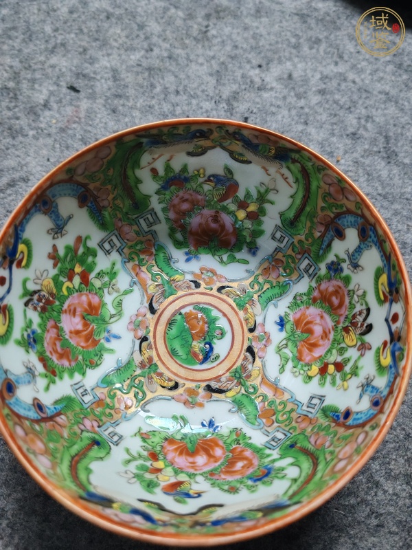 古玩陶瓷花鳥蝶紋廣彩碗真品鑒賞圖