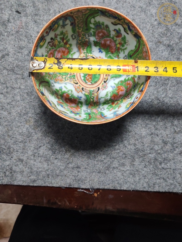 古玩陶瓷花鳥蝶紋廣彩碗真品鑒賞圖