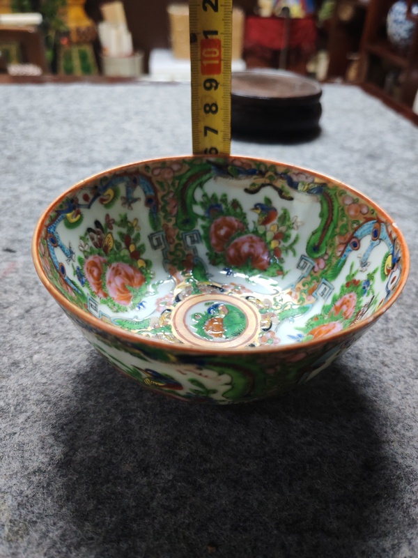 古玩陶瓷花鳥蝶紋廣彩碗拍賣，當(dāng)前價格658元