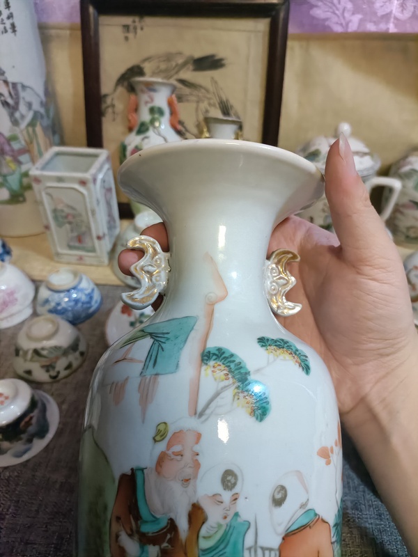 古玩陶瓷民國油粉彩人物故事紋撇口瓶拍賣，當(dāng)前價格3888元