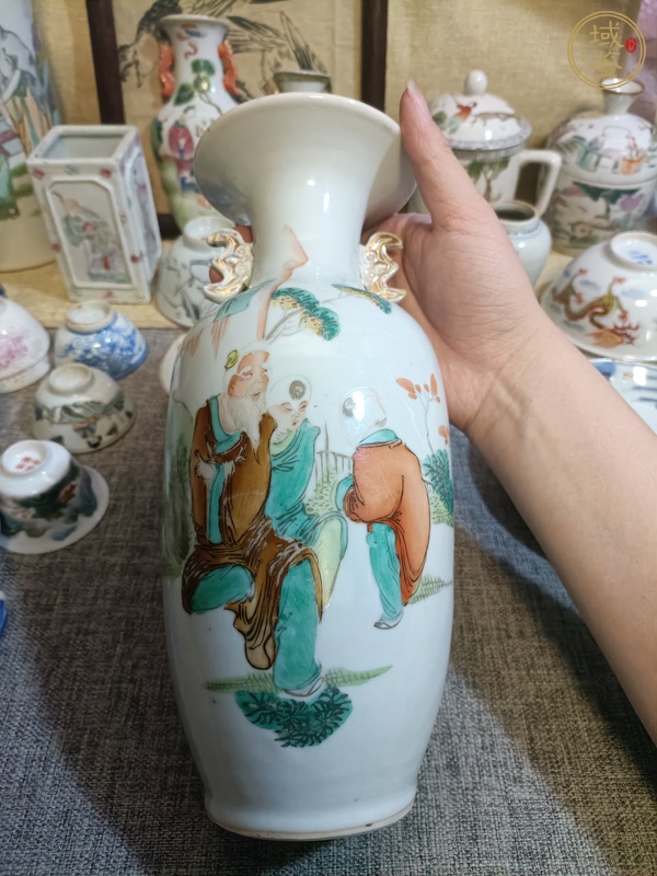 古玩陶瓷油粉彩人物故事紋撇口瓶真品鑒賞圖