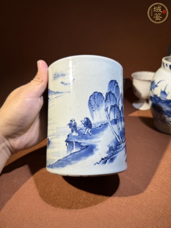 古玩陶瓷山水紋青花筆筒真品鑒賞圖