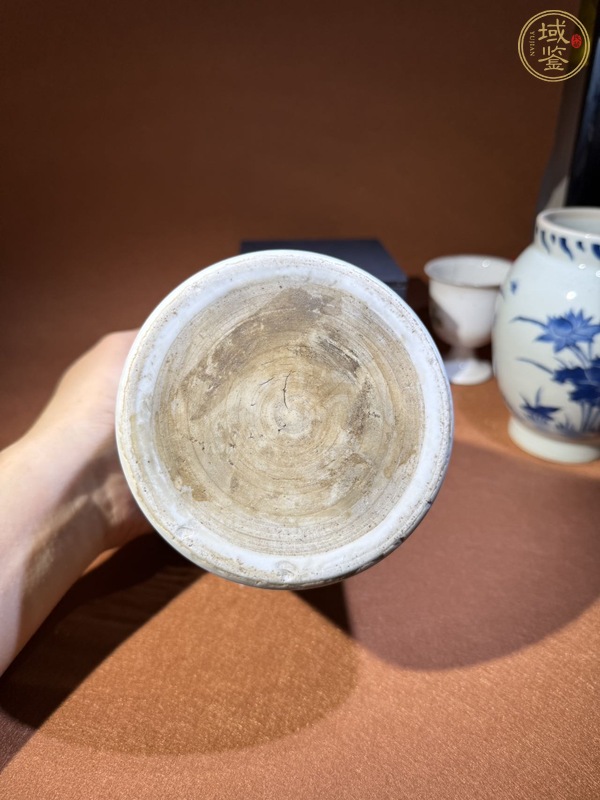 古玩陶瓷山水紋青花筆筒真品鑒賞圖