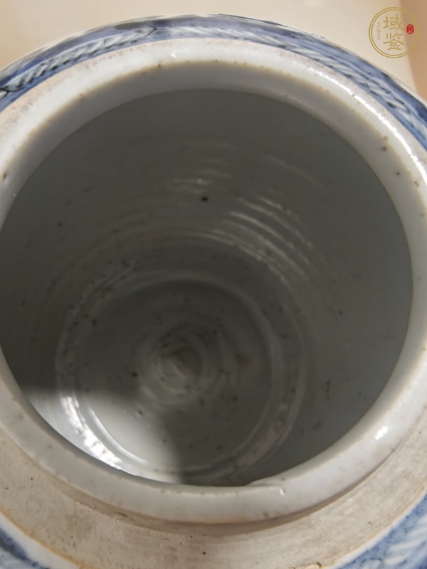 古玩陶瓷青花花卉紋罐真品鑒賞圖