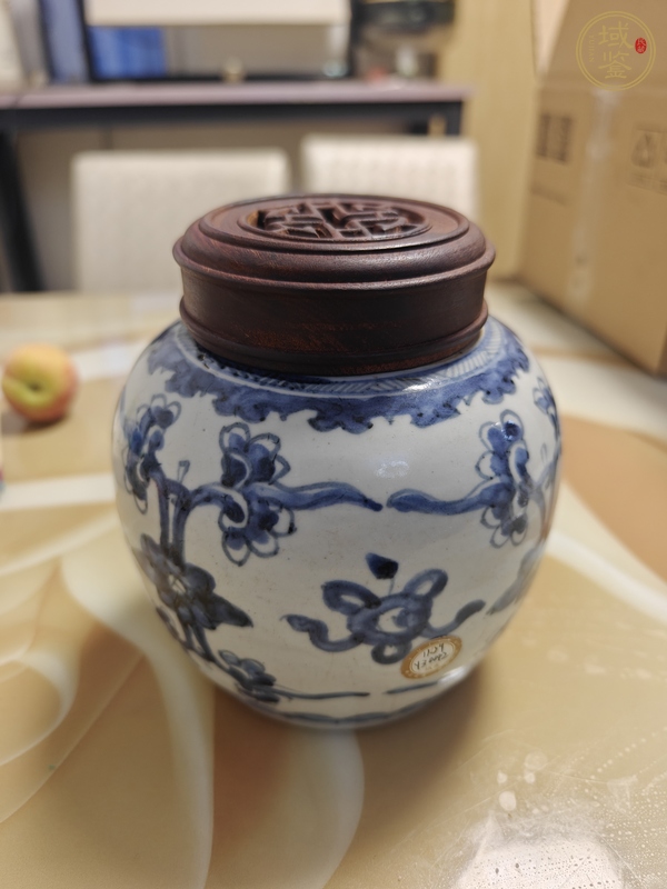 古玩陶瓷青花花卉紋罐真品鑒賞圖