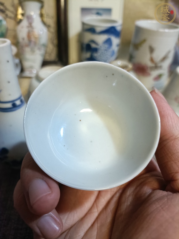 古玩陶瓷青花纏枝花卉紋杯真品鑒賞圖