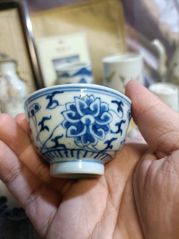 古玩陶瓷光緒青花纏枝花卉紋杯拍賣，當(dāng)前價格3888元
