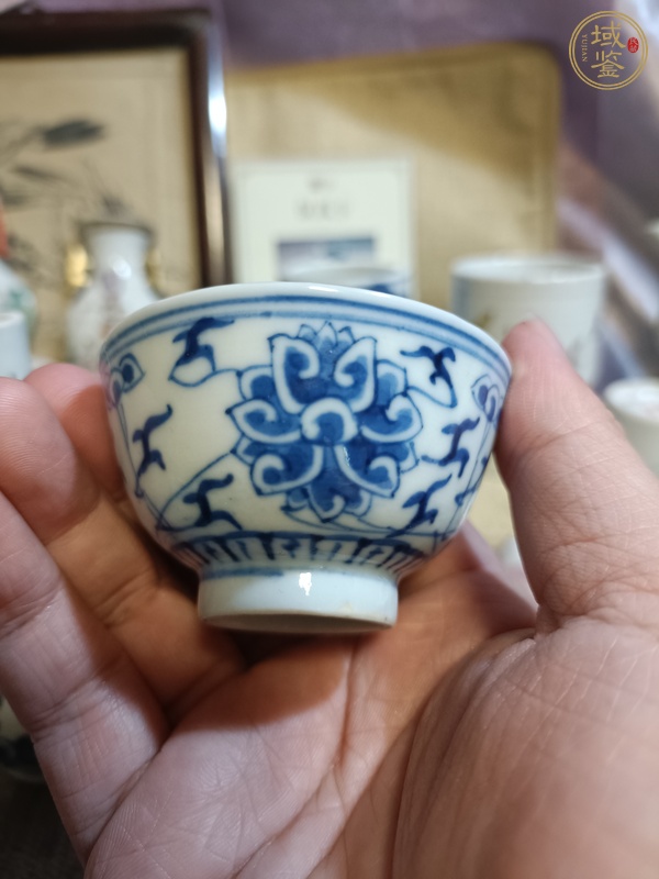 古玩陶瓷青花纏枝花卉紋杯真品鑒賞圖