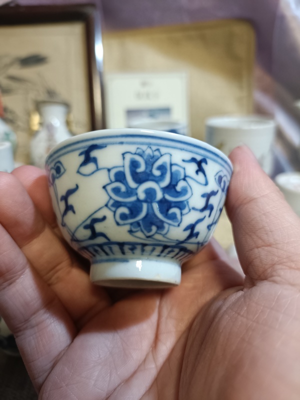 古玩陶瓷光緒青花纏枝花卉紋杯拍賣，當(dāng)前價格3888元