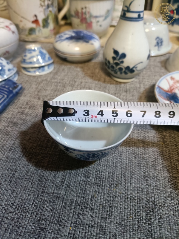 古玩陶瓷青花纏枝花卉紋杯真品鑒賞圖