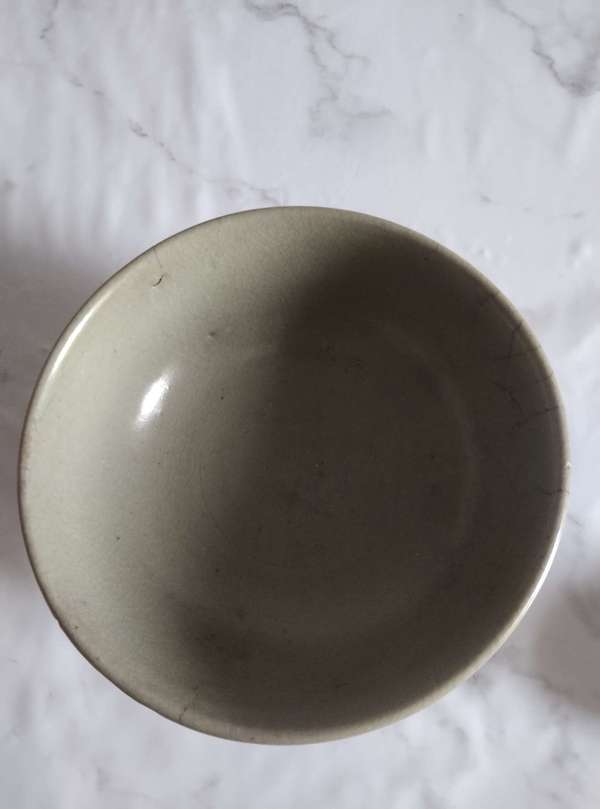 古玩陶瓷龍泉青瓷碗拍賣(mài)，當(dāng)前價(jià)格2588元