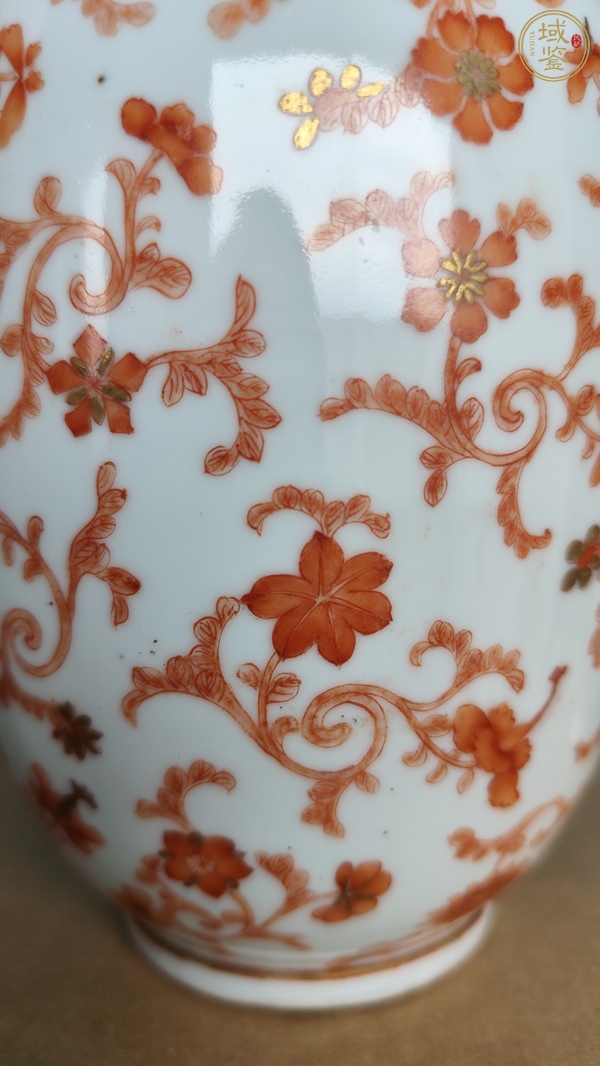 古玩陶瓷花卉紋礬紅描金瓶真品鑒賞圖