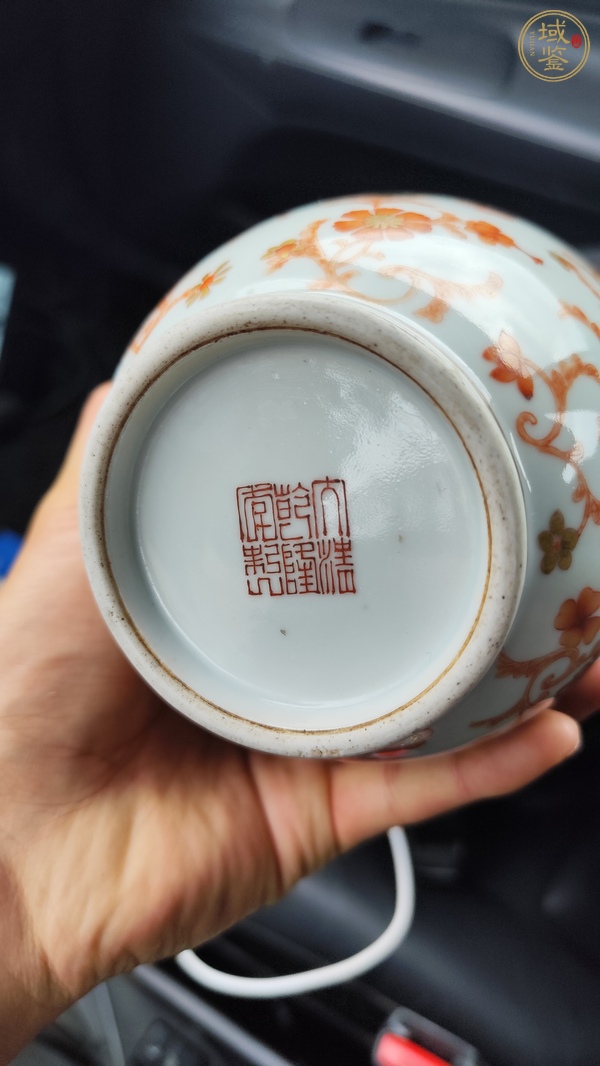 古玩陶瓷花卉紋礬紅描金瓶真品鑒賞圖