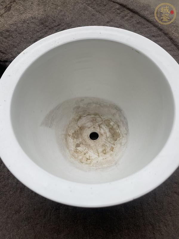 古玩陶瓷花卉紋粉彩花盆真品鑒賞圖