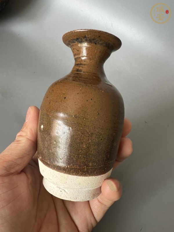 古玩陶瓷褐釉撇口瓶真品鑒賞圖