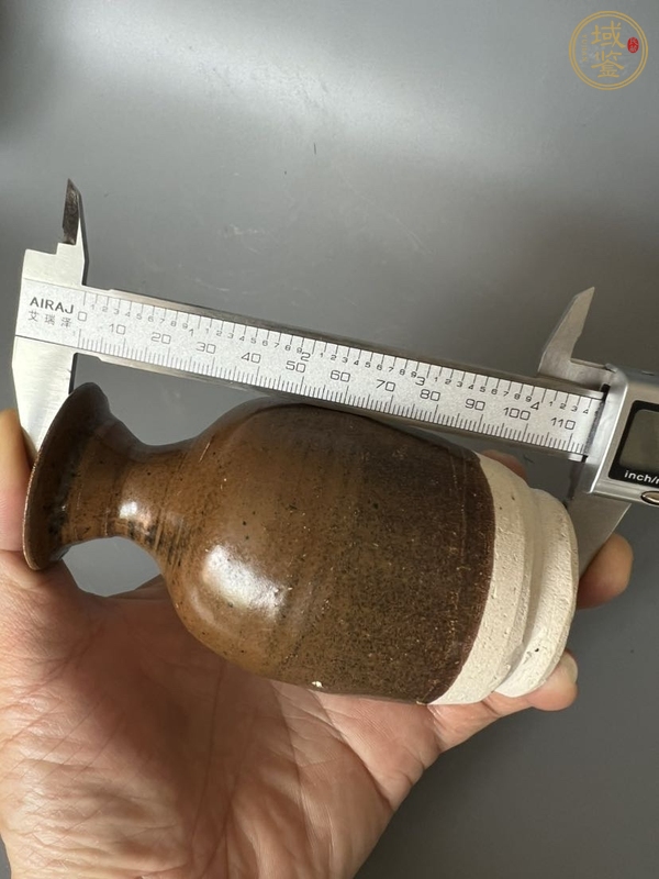 古玩陶瓷褐釉撇口瓶真品鑒賞圖