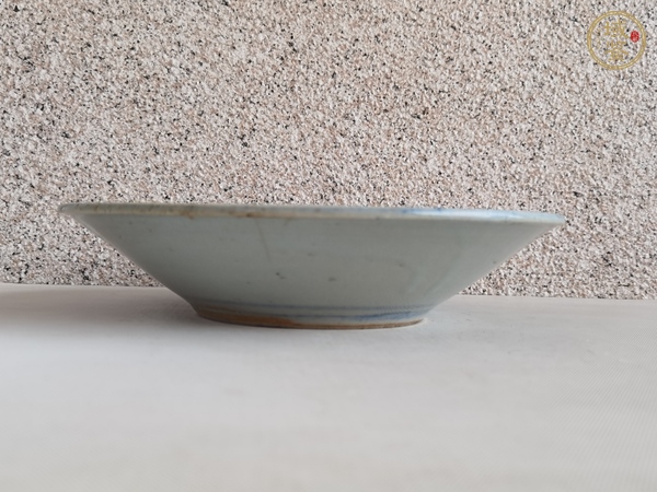 古玩陶瓷青花花卉紋盤真品鑒賞圖