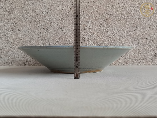 古玩陶瓷青花花卉紋盤真品鑒賞圖