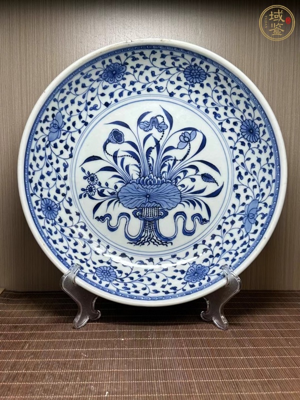 古玩陶瓷青花一把蓮紋臥盤真品鑒賞圖