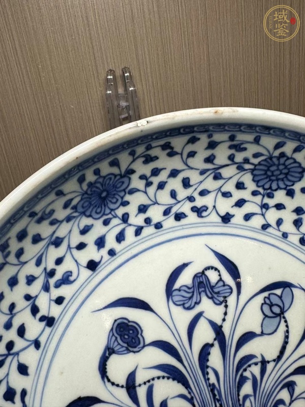 古玩陶瓷青花一把蓮紋臥盤真品鑒賞圖