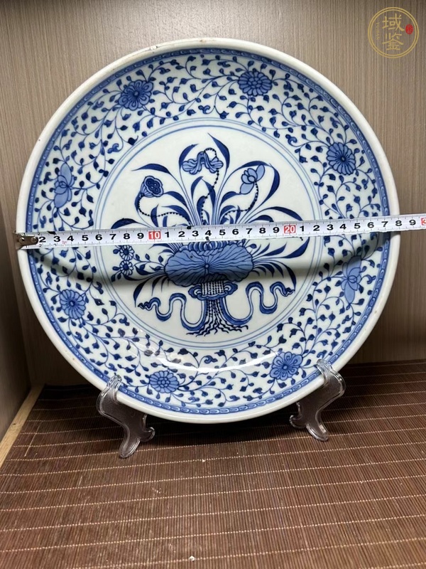 古玩陶瓷青花一把蓮紋臥盤真品鑒賞圖