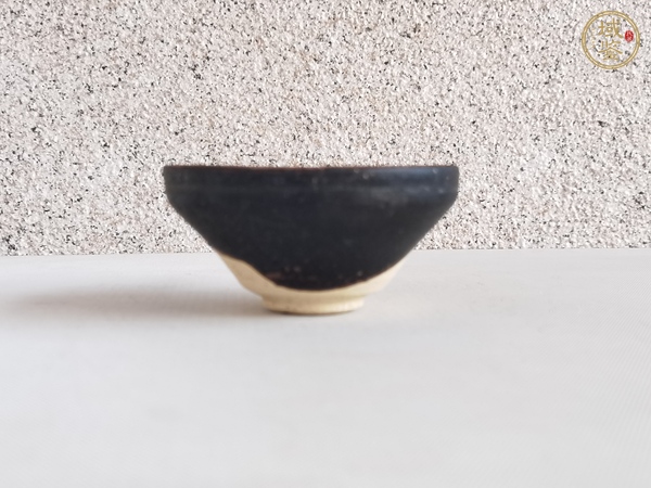 古玩陶瓷閩侯窯黑釉茶盞真品鑒賞圖