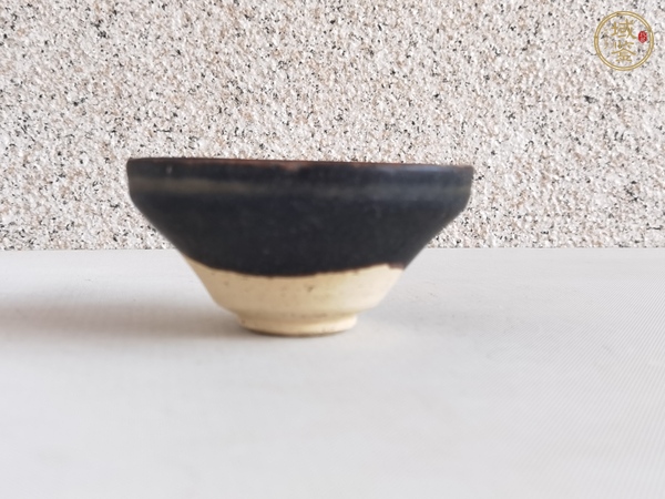 古玩陶瓷閩侯窯黑釉茶盞真品鑒賞圖