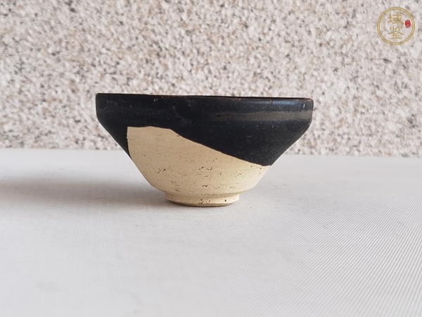 古玩陶瓷閩侯窯黑釉茶盞真品鑒賞圖