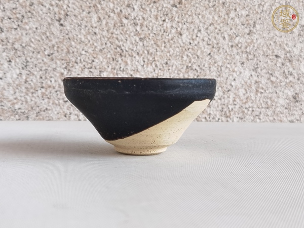 古玩陶瓷閩侯窯黑釉茶盞真品鑒賞圖