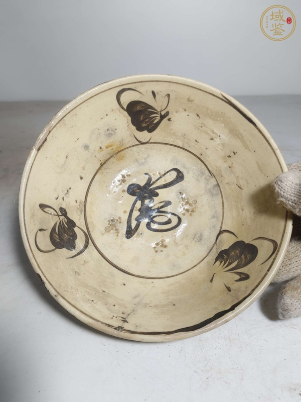 古玩陶瓷磁州窯白底黑花福字紋碗真品鑒賞圖
