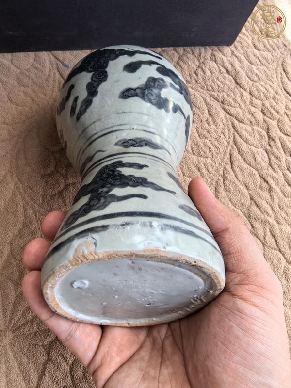 古玩陶瓷青花云紋梅瓶真品鑒賞圖