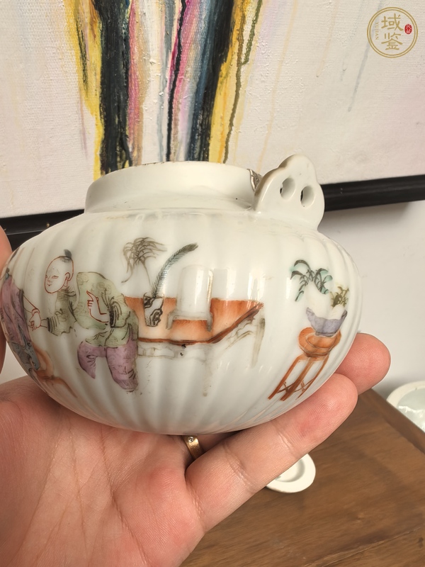 古玩陶瓷晚清細路粉彩瓜棱壺真品鑒賞圖