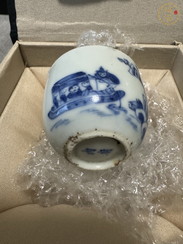 古玩陶瓷青花人物紋臥足杯真品鑒賞圖