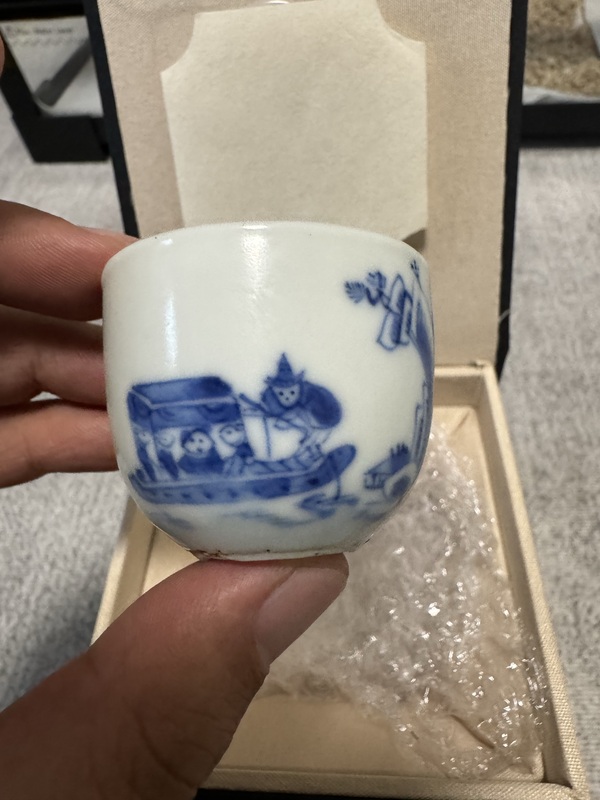 古玩轉(zhuǎn)賣青花人物紋臥足杯拍賣,當(dāng)前價(jià)格388元