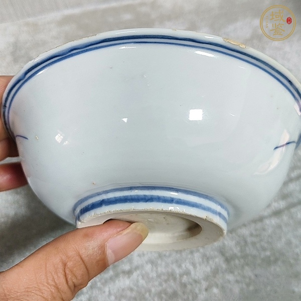 古玩陶瓷花卉紋青花盤真品鑒賞圖