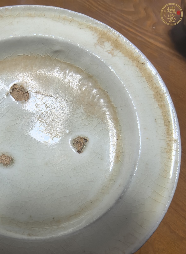 古玩陶瓷白釉折沿盤真品鑒賞圖