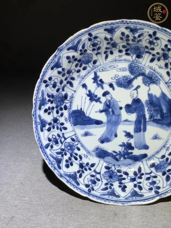 古玩陶瓷人物紋青花盤真品鑒賞圖