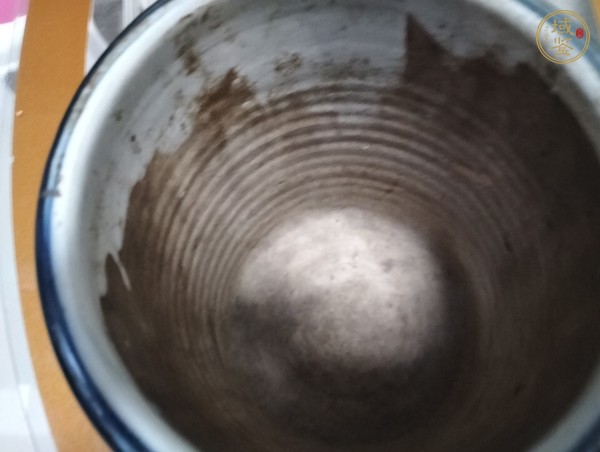 古玩陶瓷花卉紋青花筆筒真品鑒賞圖