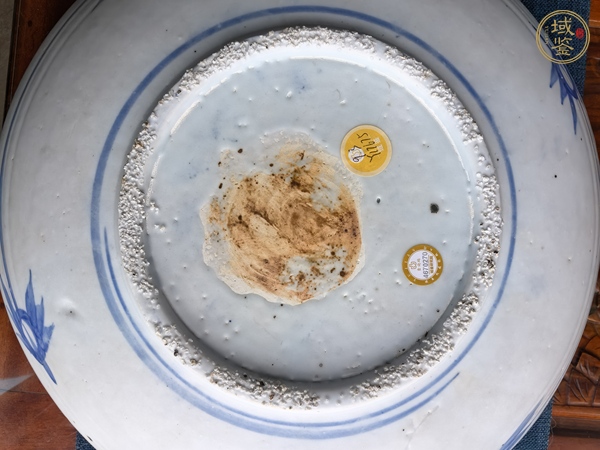 古玩陶瓷漳州窯青花洞石鳳凰牡丹花卉紋盤真品鑒賞圖