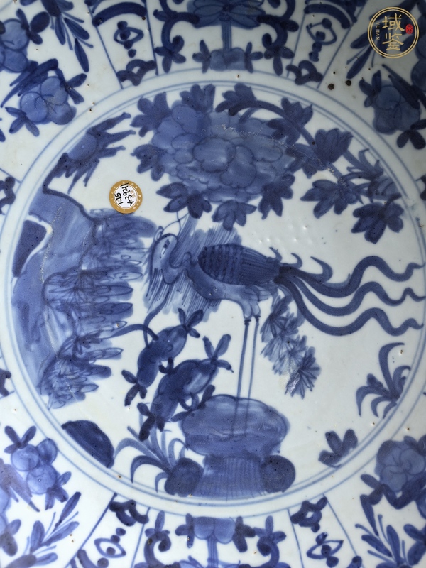 古玩陶瓷漳州窯青花洞石鳳凰牡丹花卉紋盤真品鑒賞圖