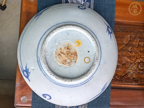 古玩陶瓷漳州窯青花洞石鳳凰牡丹花卉紋盤真品鑒賞圖