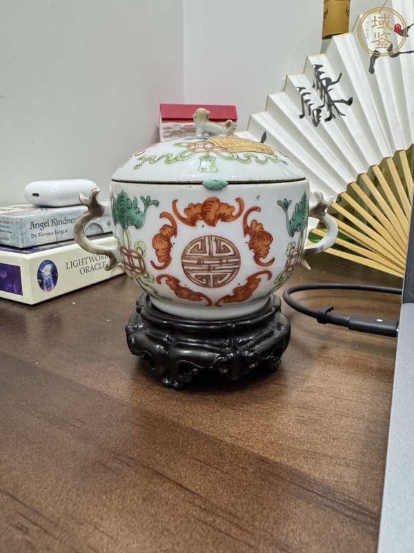 古玩陶瓷粉彩五福捧壽雙耳蓋罐真品鑒賞圖
