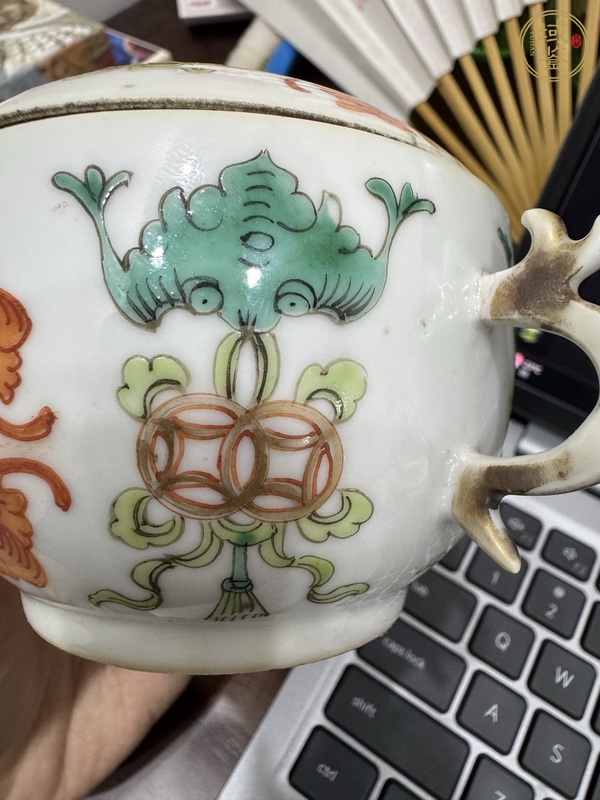 古玩陶瓷粉彩五福捧壽雙耳蓋罐真品鑒賞圖