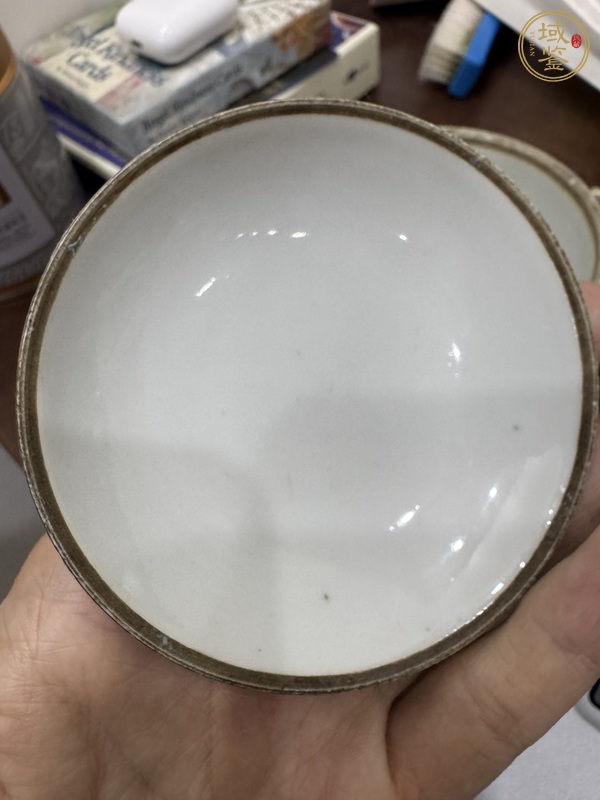 古玩陶瓷粉彩五福捧壽雙耳蓋罐真品鑒賞圖